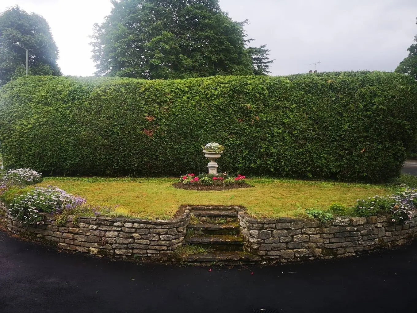 Garden and landscaping work by Gregory’s Gardens, photograph 8